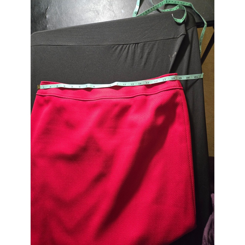 Tahari Skirt Suit Women 12 Red Excellent Short Sleeve Blazer Belted Pencil Skirt - Picture 9 of 13